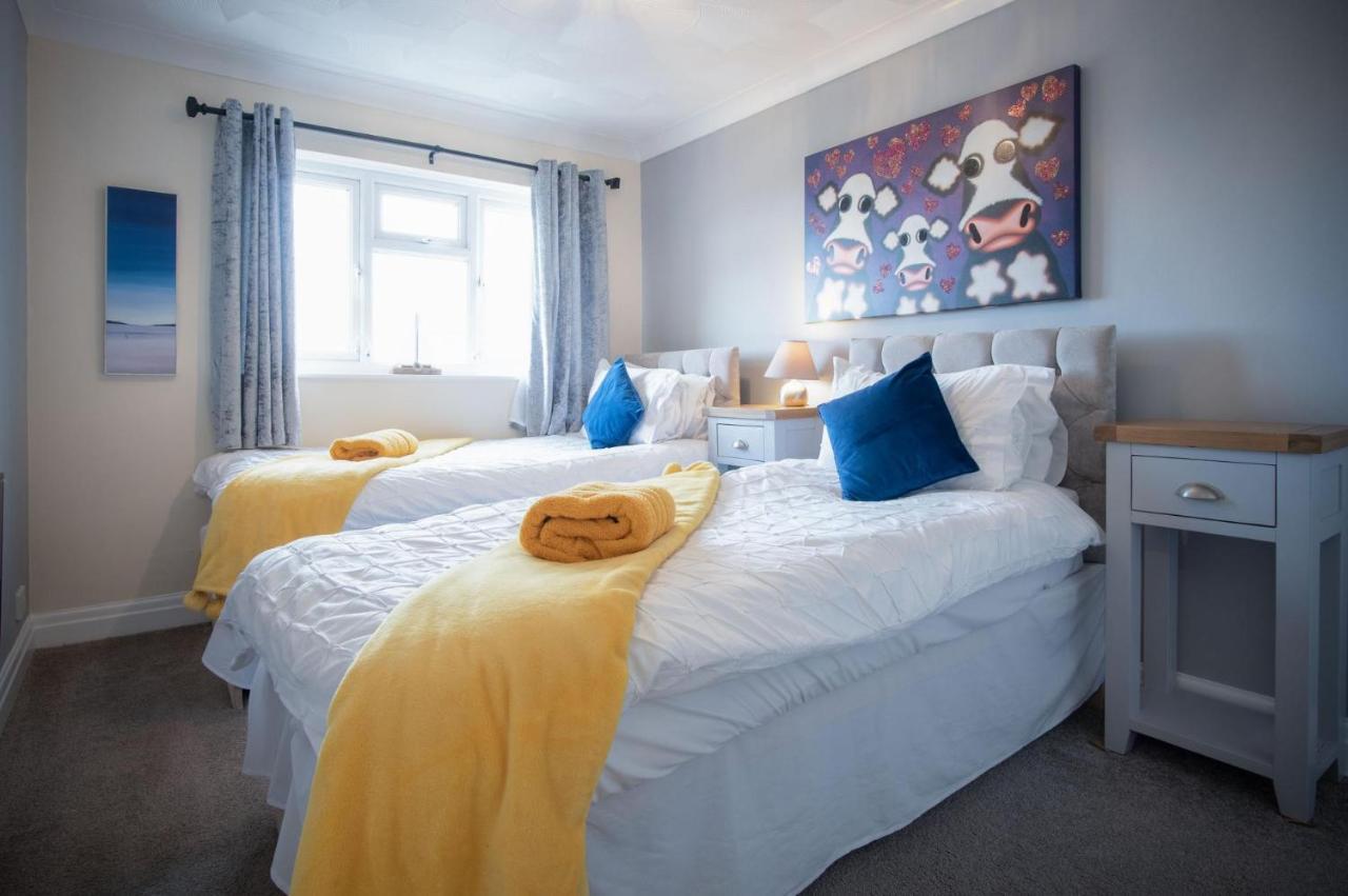 North Beach Heights - 2 Bedroom Penthouse - Tenby Exterior photo