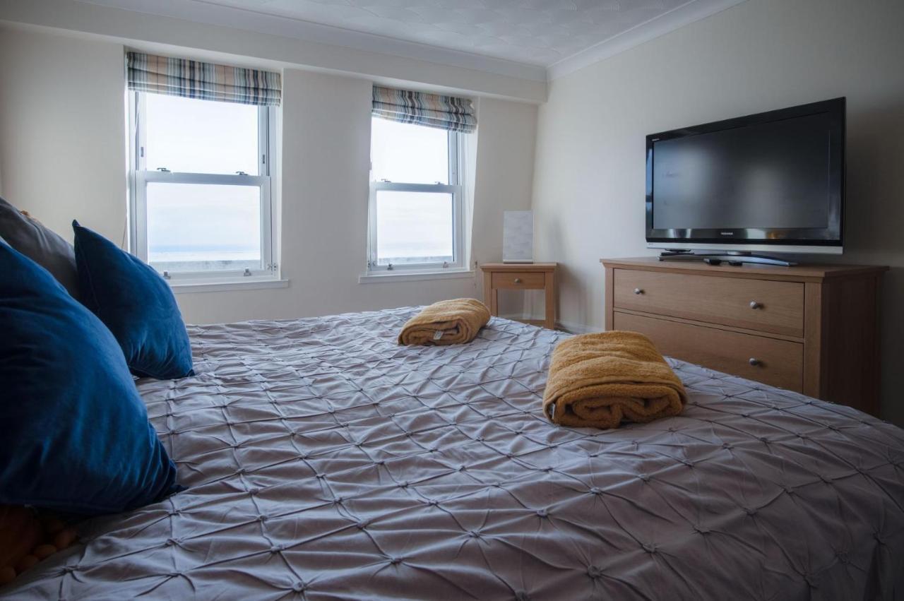 North Beach Heights - 2 Bedroom Penthouse - Tenby Exterior photo