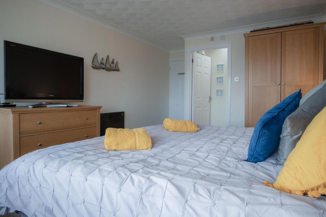 North Beach Heights - 2 Bedroom Penthouse - Tenby Exterior photo