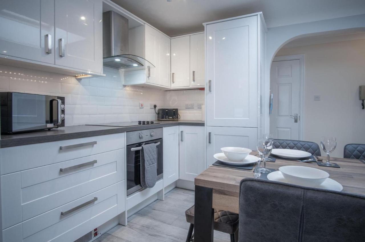 North Beach Heights - 2 Bedroom Penthouse - Tenby Exterior photo