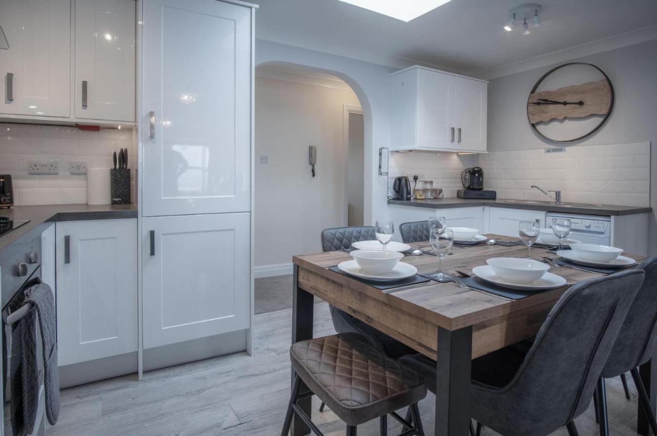 North Beach Heights - 2 Bedroom Penthouse - Tenby Exterior photo