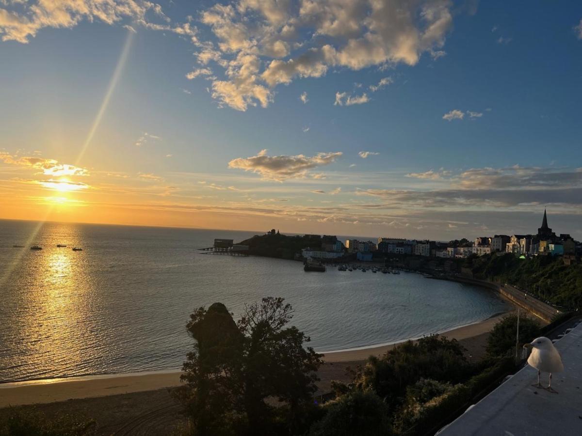North Beach Heights - 2 Bedroom Penthouse - Tenby Exterior photo